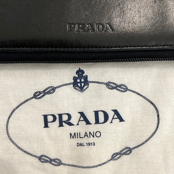 Vintage Authentic PRADA Black Leather Document Holder w/ Zipper - Picture 2 of 16